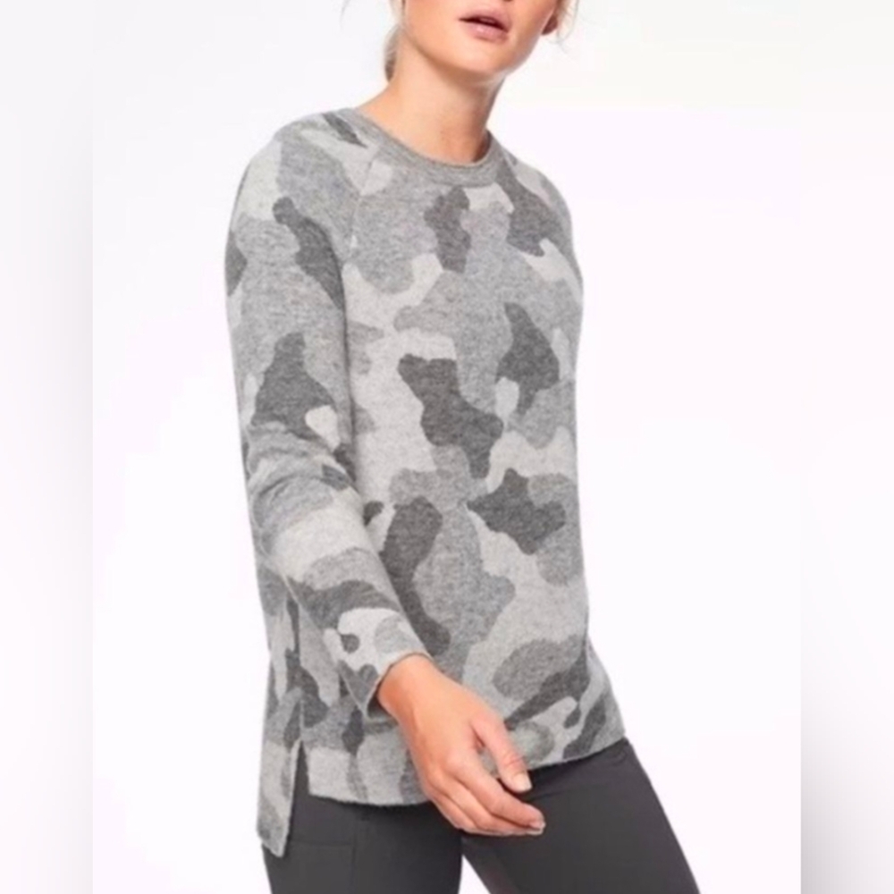 Athleta Camo Wool Alpaca Sweater Medium Gray High Low Crewneck